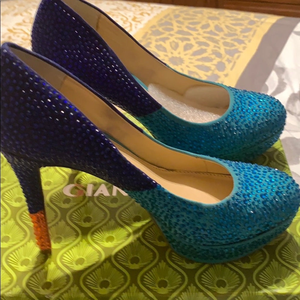 Platform multi color heel